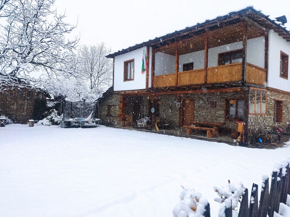 Къща за гости Каменната къща - село Лещен - Гоце Делчев