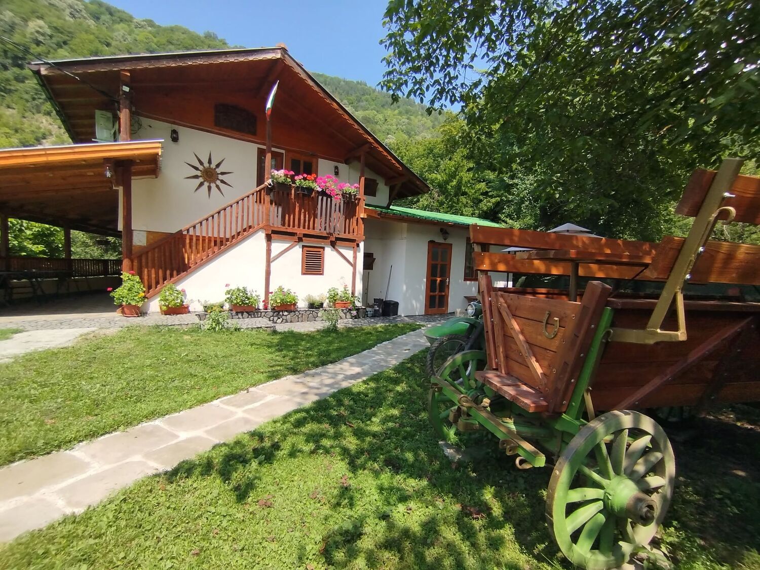 Къща за гости Аврамови - село Рибарица - Тетевен