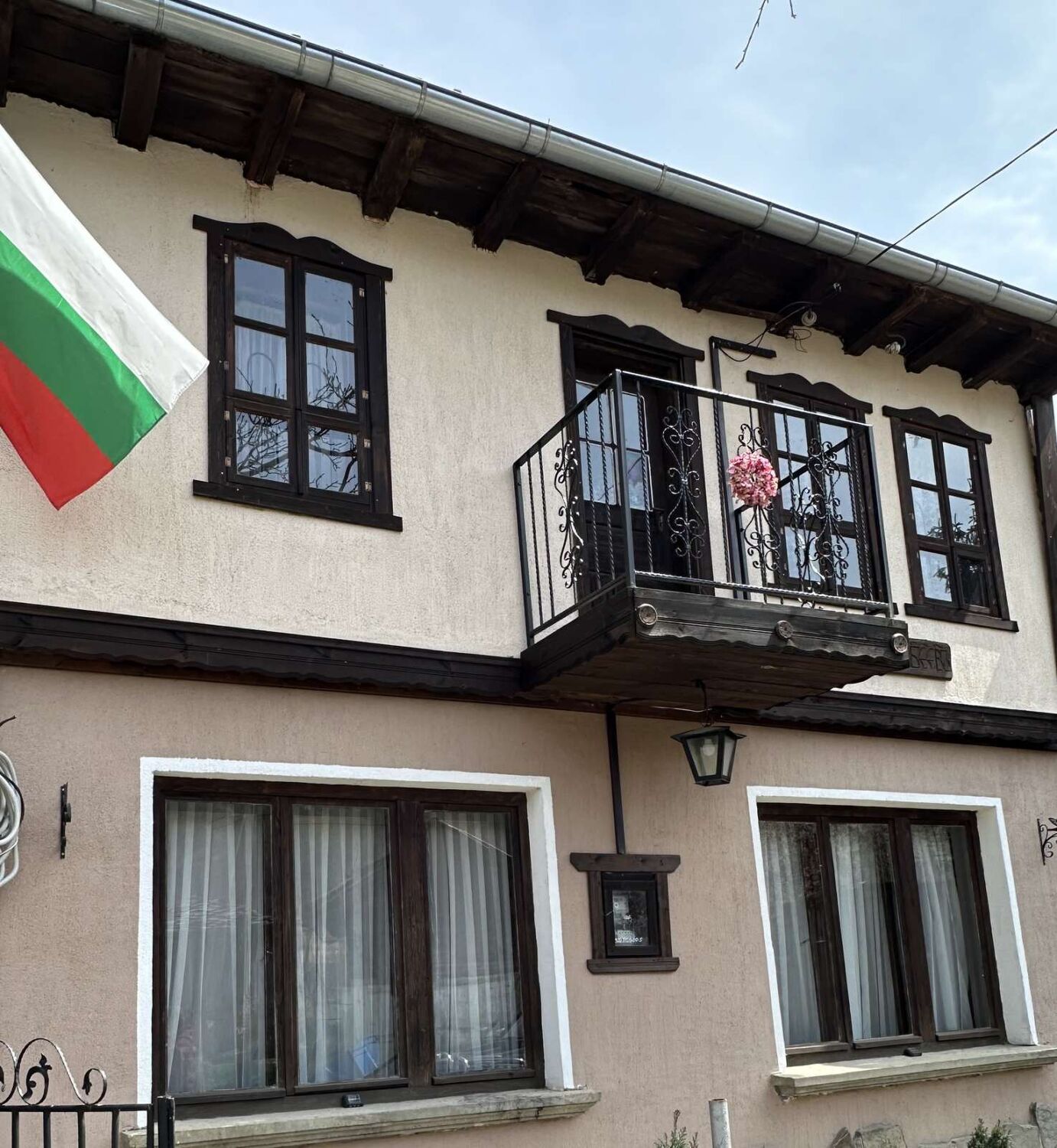 Къща за гости Бееви - село Черни Осъм - Троян