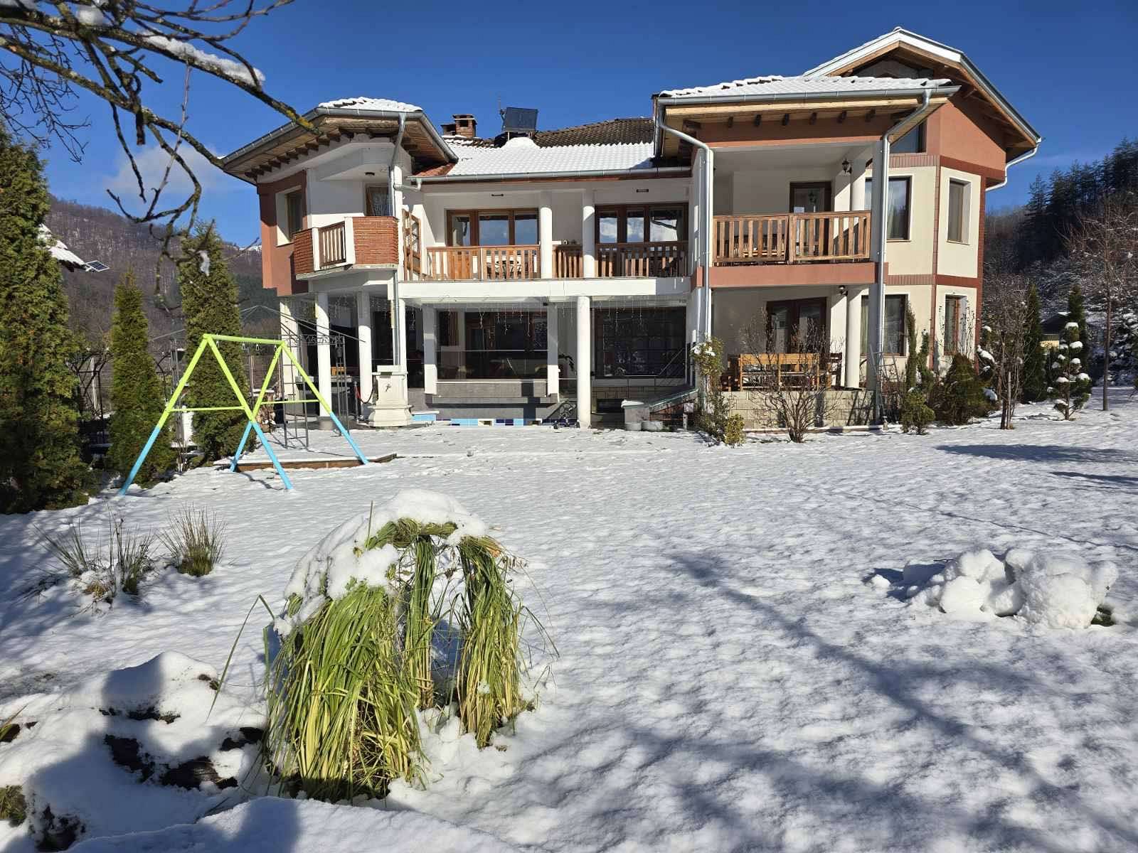 Къща за гости Почивка - село Черни Осъм - Троян