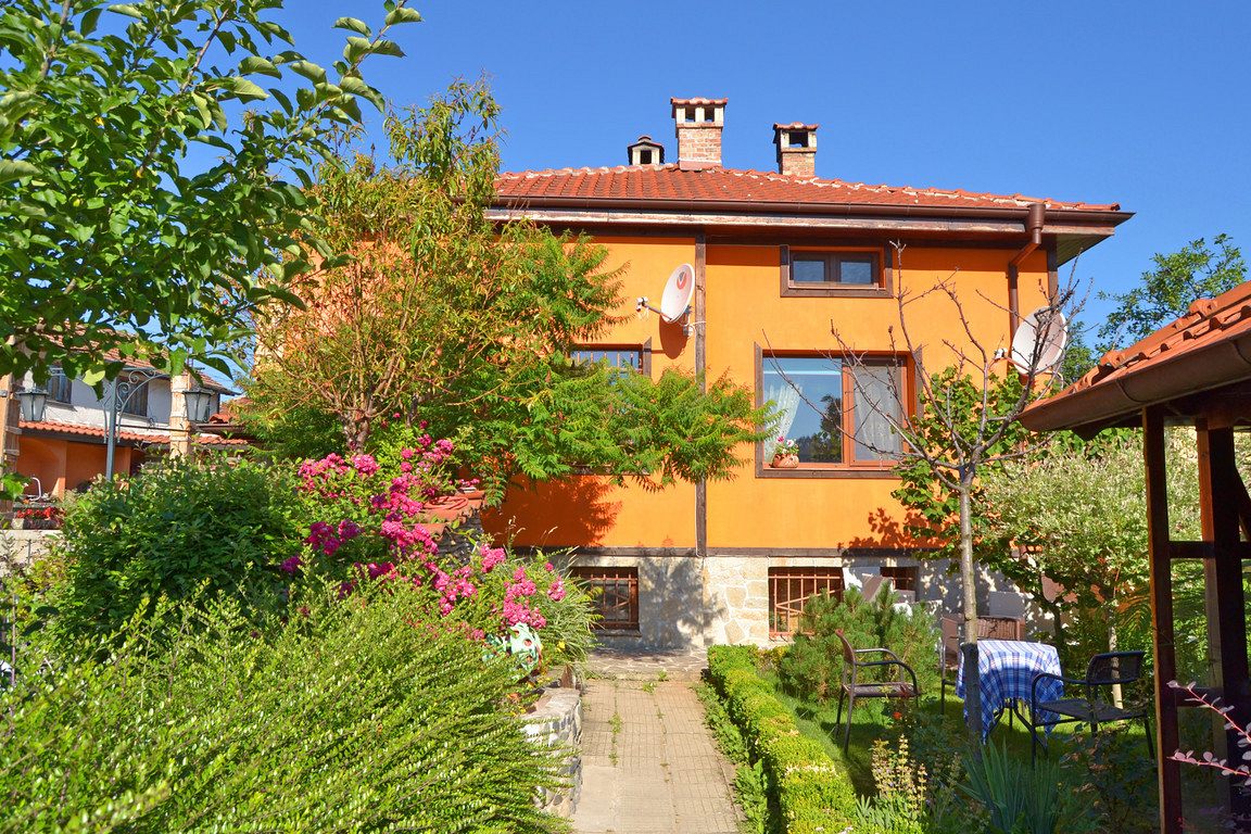 Къща за гости МоНи - Калофер