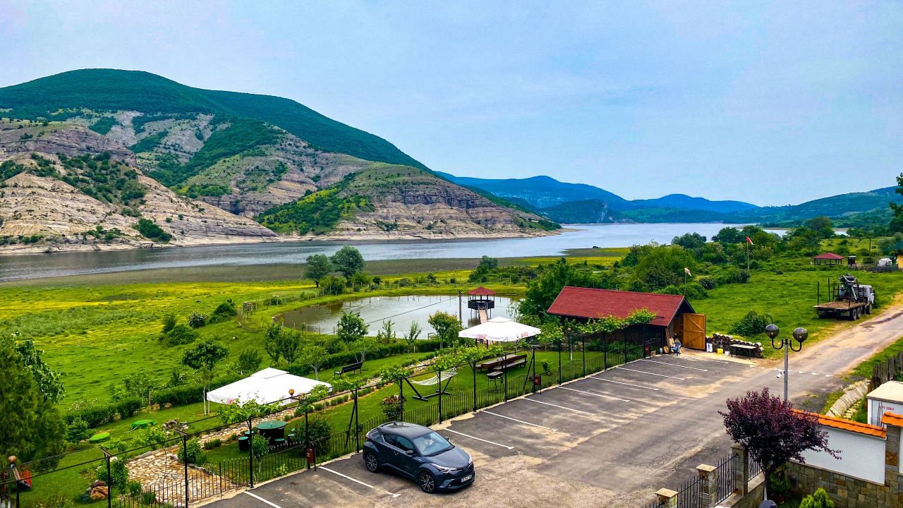 Вила Белеза - село Китница - Ардино - язовир Кърджали | Vilipodnaem.bg