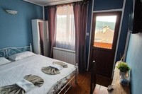 Къща за гости Old House (Старата къща) - Копривщица thumbnail 17